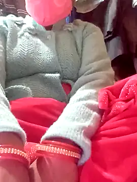 NEHAHOT143 online show from December 17, 2025, 4:50 am