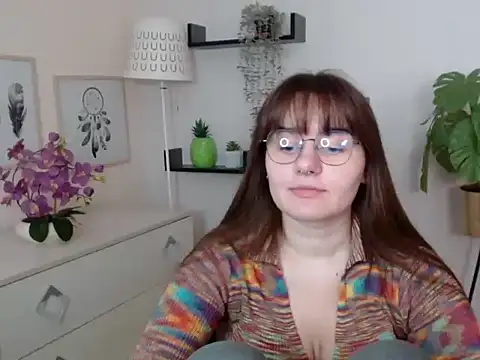 Snapshot of Julie_Diamond chatting on November 28, 2025, 1:44 pm Julie Diamond online show from November 28, 2025, 1:44 pm