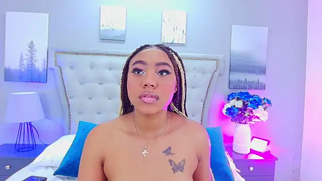 Snapshot of AngelaRoberts chatting on November 3, 2025, 11:52 pm AngelaRoberts online show from November 3, 2025, 11:52 pm