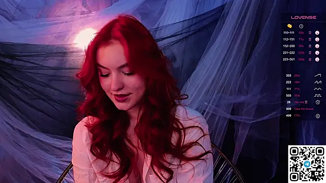 Snapshot of GildedKitten chatting on December 16, 2025, 6:12 pm GildedKitten online show from December 16, 2025, 6:12 pm