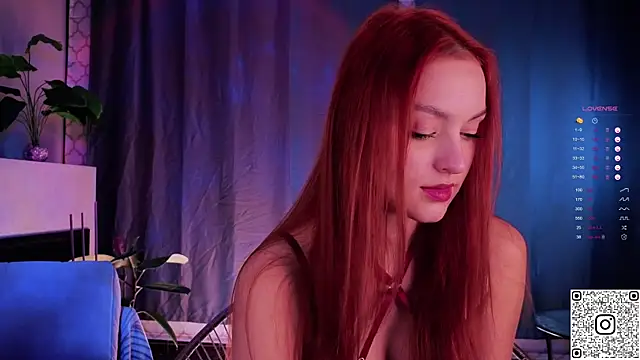 Snapshot of GildedKitten chatting on November 9, 2025, 6:56 pm GildedKitten online show from November 9, 2025, 6:56 pm