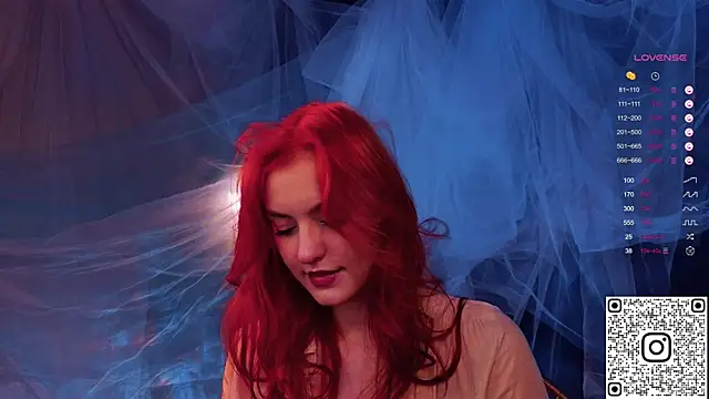 Snapshot of GildedKitten chatting on December 5, 2025, 6:17 pm GildedKitten online show from December 5, 2025, 6:17 pm