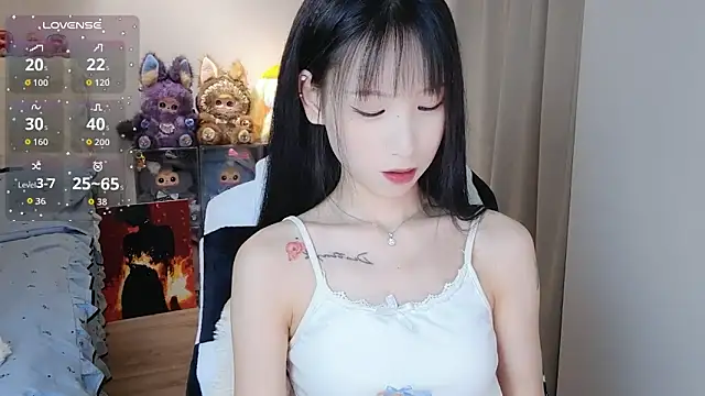 Snapshot of M-OTT_ chatting on May 6, 2026, 4:11 pm M-OTT online show from May 6, 2026, 4:11 pm