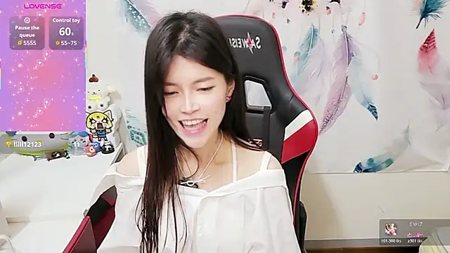 Snapshot of Alina10932 chatting on November 21, 2025, 9:41 am Alina10932 online show from November 21, 2025, 9:41 am