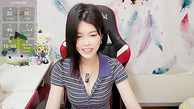 Snapshot of Alina10932 chatting on November 24, 2025, 9:20 am Alina10932 online show from November 24, 2025, 9:20 am