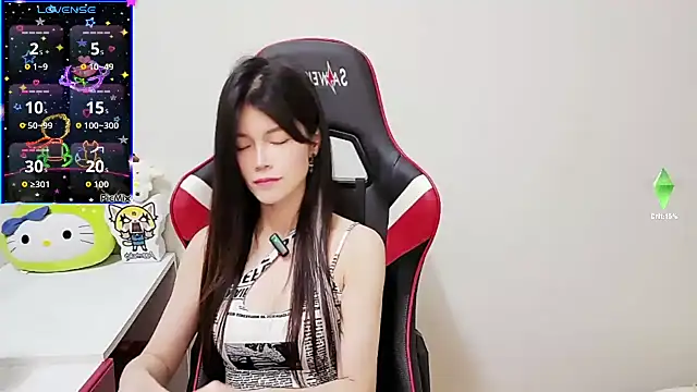 Snapshot of Alina10932 chatting on October 9, 2025, 7:53 am Alina10932 online show from October 9, 2025, 7:53 am