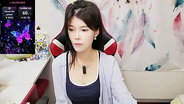 Snapshot of Alina10932 chatting on November 28, 2025, 9:09 am Alina10932 online show from November 28, 2025, 9:09 am