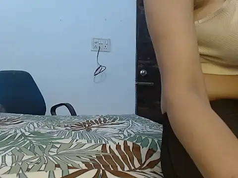 Snapshot of soya_queen chatting on November 10, 2025, 8:30 am soya queen online show from November 10, 2025, 8:30 am