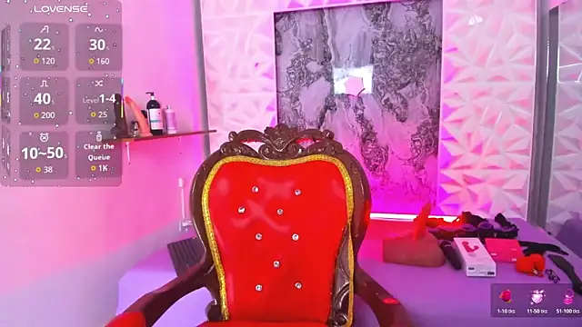 Snapshot of Luciana_r chatting on November 22, 2025, 9:35 pm Luciana r online show from November 22, 2025, 9:35 pm