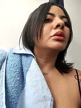 Snapshot of Luciana_r chatting on January 5, 2026, 8:45 pm Luciana r online show from January 5, 2026, 8:45 pm