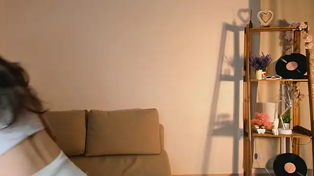 Snapshot of EvonTracey chatting on December 18, 2025, 11:14 am EvonTracey online show from December 18, 2025, 11:14 am