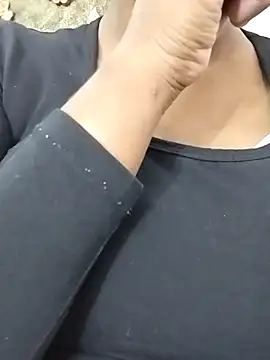 Snapshot of Laxmi_89 chatting on December 3, 2025, 3:29 am Laxmi 89 online show from December 3, 2025, 3:29 am