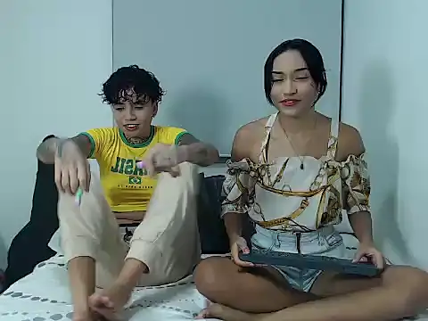 Snapshot of ParisAndVi chatting on September 19, 2025, 11:31 pm ParisAndVi online show from September 19, 2025, 11:31 pm