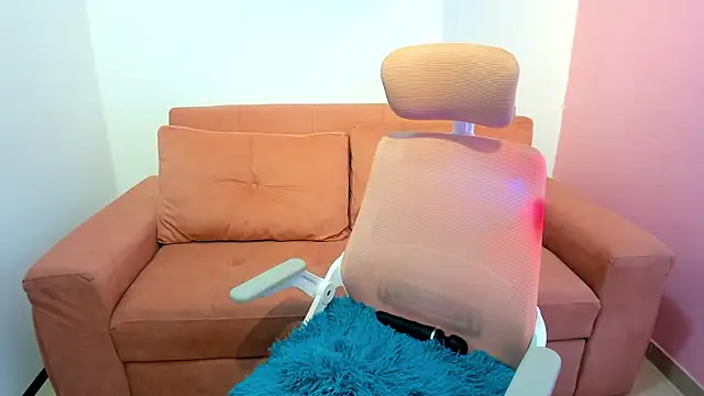 Snapshot of Emiss_Jones chatting on January 6, 2026, 2:21 pm Emiss Jones online show from January 6, 2026, 2:21 pm