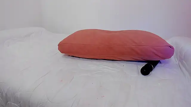 Emiss Jones online show from April 11, 2026, 7:45 am