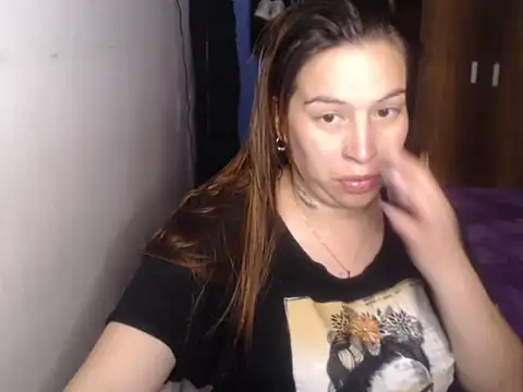 cloequeen15 online show from February 28, 2026, 1:49 am