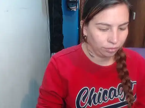 cloequeen15 online show from February 24, 2026, 5:36 pm