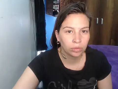 cloequeen15 online show from March 21, 2026, 3:05 pm