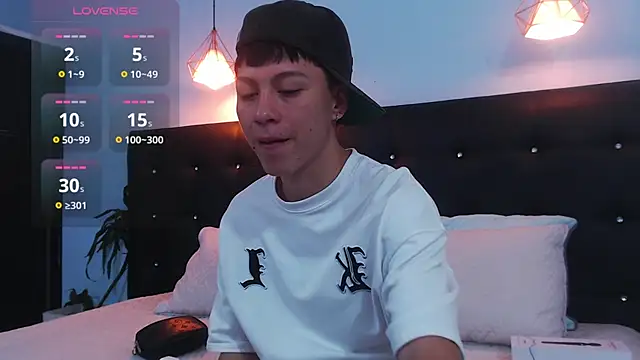Snapshot of Abraham_horny18 chatting on October 4, 2025, 8:10 pm Abraham horny18 online show from October 4, 2025, 8:10 pm