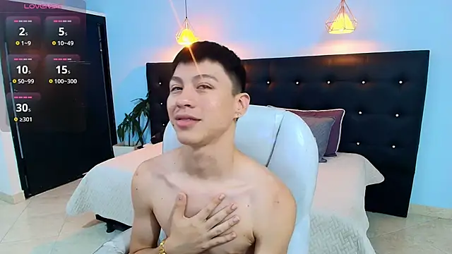 Snapshot of Abraham_horny18 chatting on September 10, 2025, 8:08 pm Abraham horny18 online show from September 10, 2025, 8:08 pm