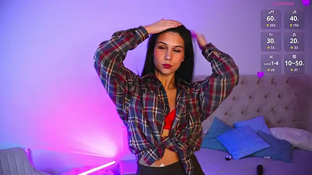 LaylaHoeft online show from October 15, 2025, 4:37 pm