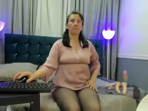 Oriana Jhonson online show from May 27, 2026, 1:57 am