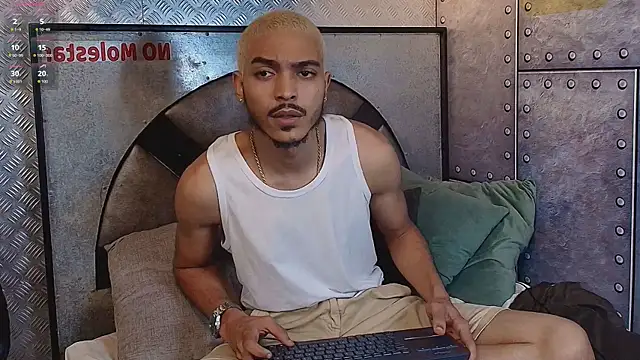 Snapshot of MarcusRain_ chatting on February 1, 2026, 6:00 am MarcusRain online show from February 1, 2026, 6:00 am