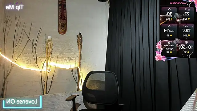 Snapshot of MarcusRain_ chatting on December 22, 2025, 4:23 am MarcusRain online show from December 22, 2025, 4:23 am