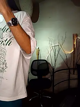 Snapshot of MarcusRain_ chatting on January 8, 2026, 3:34 am MarcusRain online show from January 8, 2026, 3:34 am