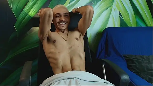 Snapshot of MarcusRain_ chatting on March 3, 2026, 3:35 am MarcusRain online show from March 3, 2026, 3:35 am