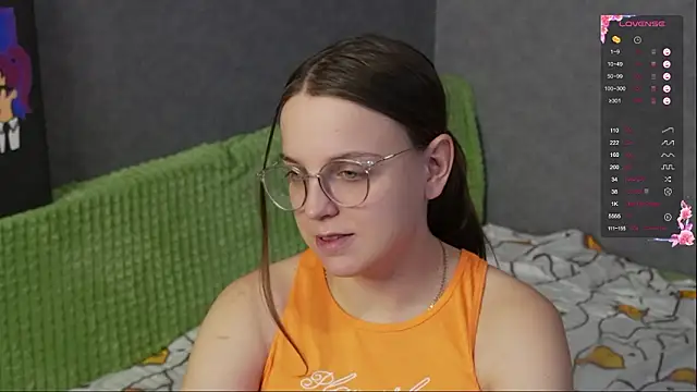 Violetwin online show from February 24, 2026, 5:14 pm