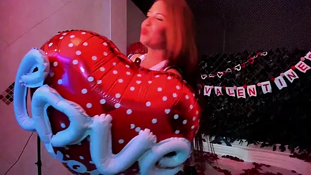 Snapshot of becca_scotts chatting on September 21, 2025, 1:33 am becca scotts online show from September 21, 2025, 1:33 am