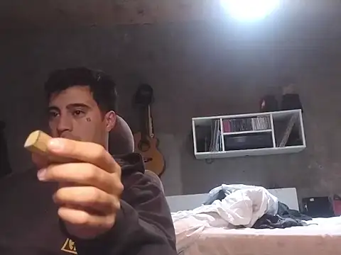 parca13 online show from November 18, 2025, 5:11 am