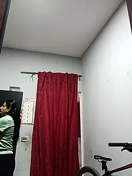 Snapshot of Titiss8921 chatting on October 24, 2025, 12:04 pm Titiss8921 online show from October 24, 2025, 12:04 pm