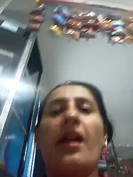 Snapshot of Titiss8921 chatting on September 13, 2025, 1:05 am Titiss8921 online show from September 13, 2025, 1:05 am