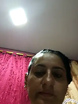 Snapshot of Titiss8921 chatting on October 25, 2025, 1:34 pm Titiss8921 online show from October 25, 2025, 1:34 pm