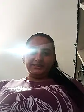 Snapshot of Titiss8921 chatting on October 17, 2025, 3:36 pm Titiss8921 online show from October 17, 2025, 3:36 pm