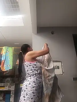 Snapshot of Titiss8921 chatting on October 19, 2025, 1:36 pm Titiss8921 online show from October 19, 2025, 1:36 pm