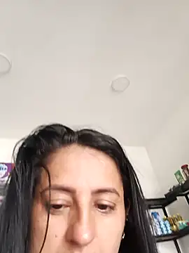 Snapshot of Titiss8921 chatting on October 22, 2025, 2:05 pm Titiss8921 online show from October 22, 2025, 2:05 pm