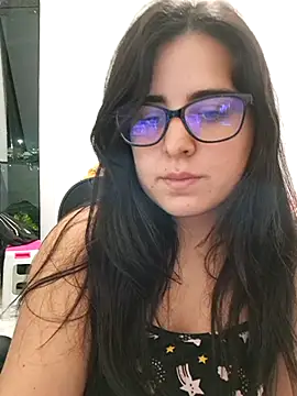 Snapshot of CutteGirl99 chatting on October 15, 2025, 11:46 pm CutteGirl99 online show from October 15, 2025, 11:46 pm
