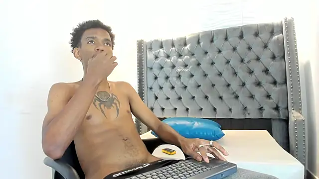 Snapshot of nero_reyd chatting on June 6, 2026, 8:36 pm nero reyd online show from June 6, 2026, 8:36 pm