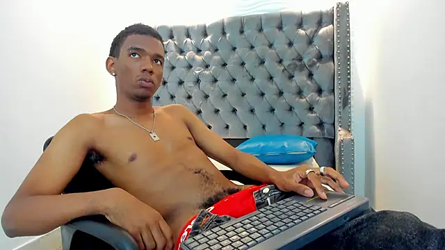 Snapshot of nero_reyd chatting on November 21, 2025, 7:35 pm nero reyd online show from November 21, 2025, 7:35 pm