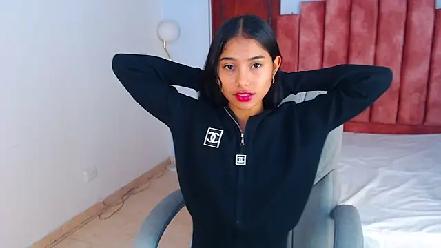 Milaa Star  online show from October 9, 2025, 4:13 am