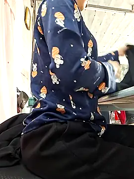 Snapshot of irina_hana chatting on November 29, 2025, 12:55 am irina hana online show from November 29, 2025, 12:55 am