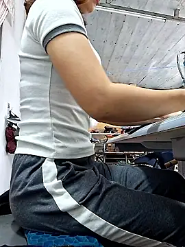 Snapshot of irina_hana chatting on December 2, 2025, 12:55 am irina hana online show from December 2, 2025, 12:55 am