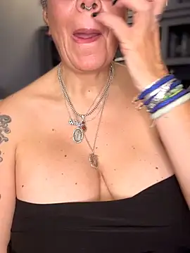 Snapshot of dieseldame1313 chatting on February 2, 2026, 12:09 am dieseldame1313 online show from February 2, 2026, 12:09 am