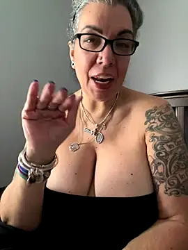 Snapshot of dieseldame1313 chatting on December 16, 2025, 1:37 pm dieseldame1313 online show from December 16, 2025, 1:37 pm