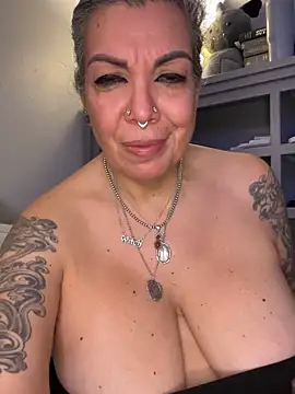 Snapshot of dieseldame1313 chatting on February 12, 2026, 6:02 am dieseldame1313 online show from February 12, 2026, 6:02 am