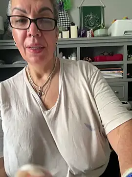 Snapshot of dieseldame1313 chatting on February 6, 2026, 4:14 pm dieseldame1313 online show from February 6, 2026, 4:14 pm