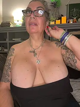 Snapshot of dieseldame1313 chatting on January 10, 2026, 11:55 pm dieseldame1313 online show from January 10, 2026, 11:55 pm